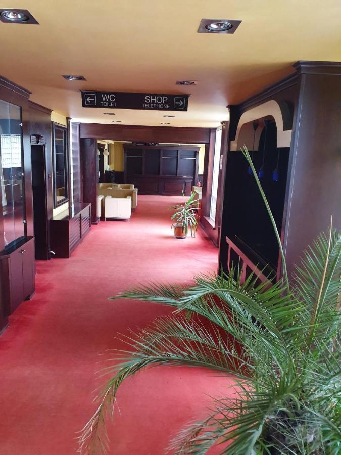 Hotel Sajam โนวีซาด ภายนอก รูปภาพ