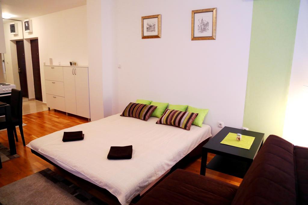Hotel Sajam โนวีซาด ภายนอก รูปภาพ