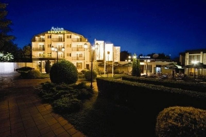 Hotel Sajam โนวีซาด ภายนอก รูปภาพ